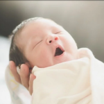 Tiết Lộ Lịch Trình “Bận Tối Mặt” Của Trẻ Sơ Sinh Trong 24 Giờ Đầu Tiên Khi Vừa Chào Đời