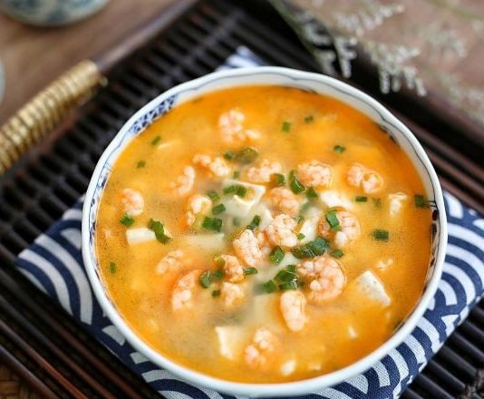 Canh tôm nấu đậu phụ