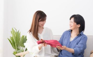 7 điều không nên nói khi lần đầu gặp mẹ chồng tương lai