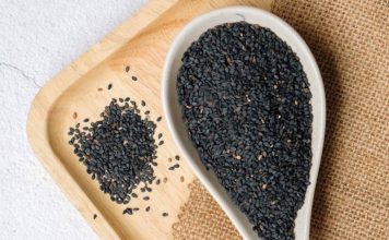 3 loại hạt màu đen được mệnh danh là “tam bảo” giúp phụ nữ trẻ lâu, da đẹp, ổn định nội tiết tố