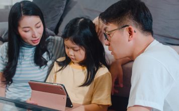 Cha mẹ vô tình tạo “lá chắn độc hại” cho con