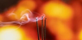 Giờ đẹp thắp hương mùng 1 tháng 9 âm lịch 2025: May mắn cả tháng