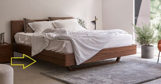 Với những căn hộ nhỏ, gầm giường là nơi lưu trữ vô cùng lý tưởng.