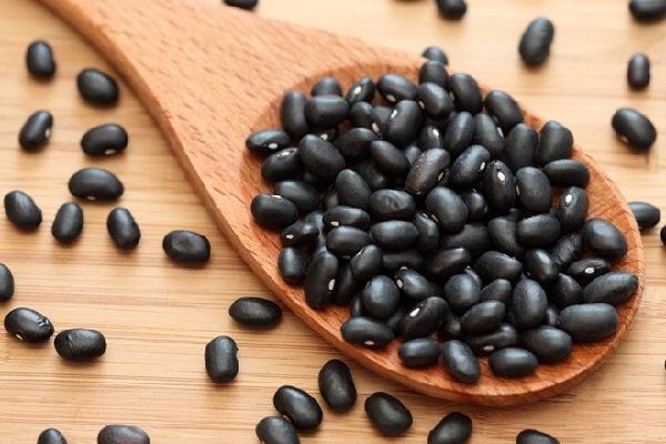 Đậu đen là nguồn cung cấp dồi dào magie, kali, phốt pho cùng các chất chống oxy hóa.