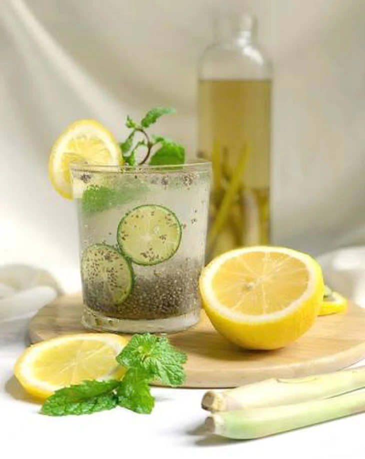 Nước chanh sả hạt chia giải nhiệt mùa hè